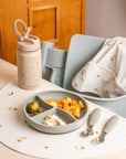 uppdelad barntallrik dusty green knatteplock
