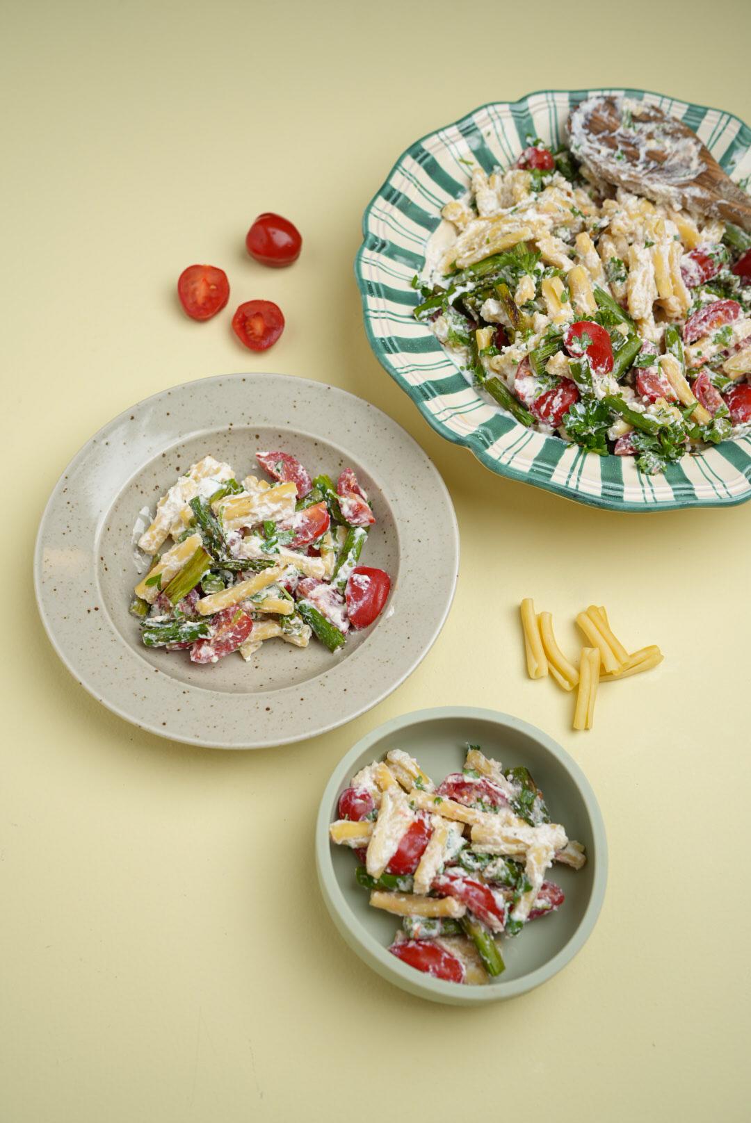 Enkel och krämig pastasallad