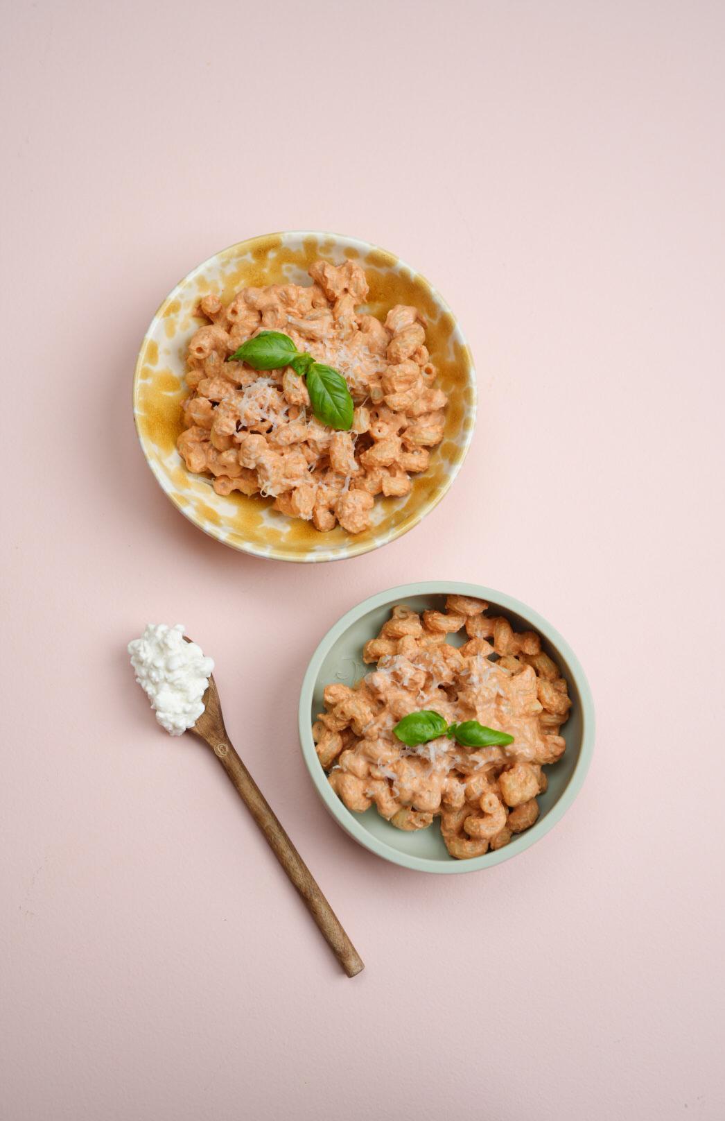 Pasta med krämig keso- & tomatsås 