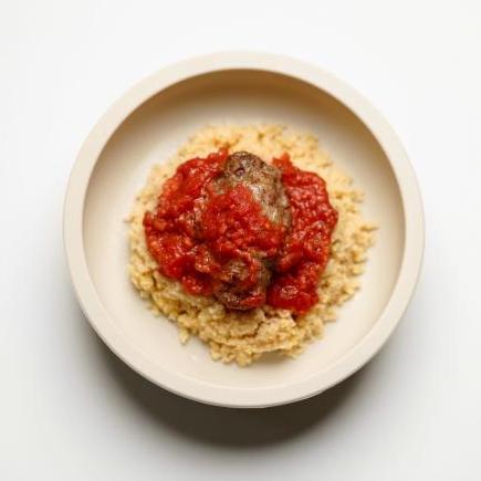 Köttbullar i tomatsås och couscous