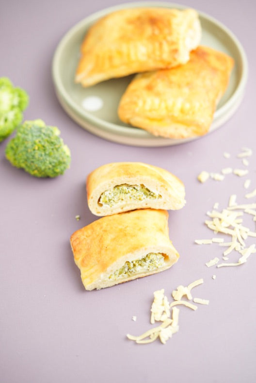 Piroger med ricotta och broccoli