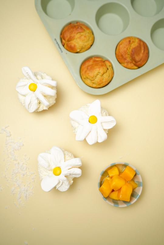 Muffins med mango och kokos