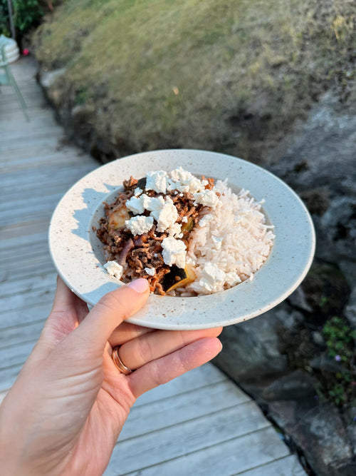 Grekisk nötfärssås