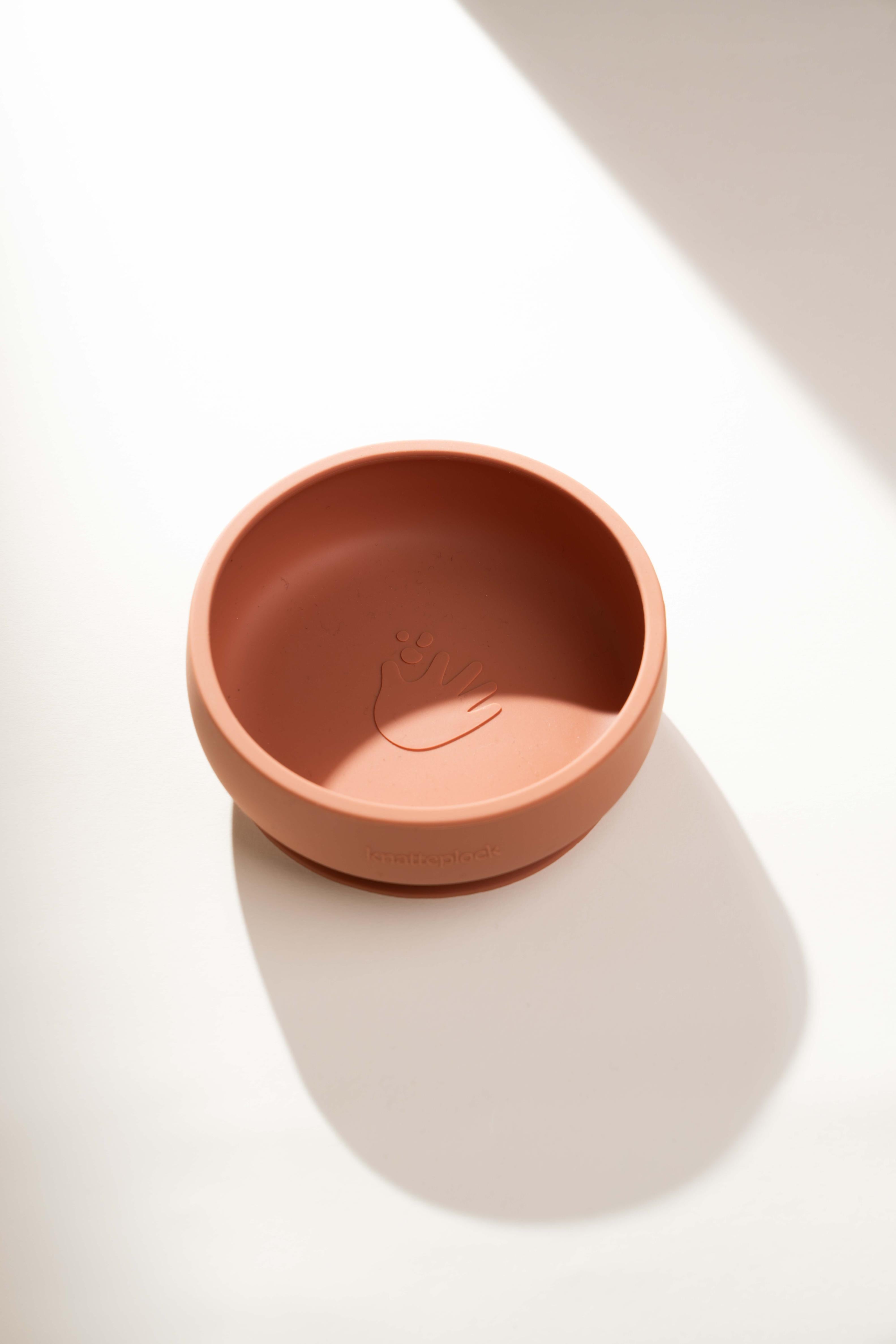 Barnskål  silikon med sugpropp i soft terracotta 