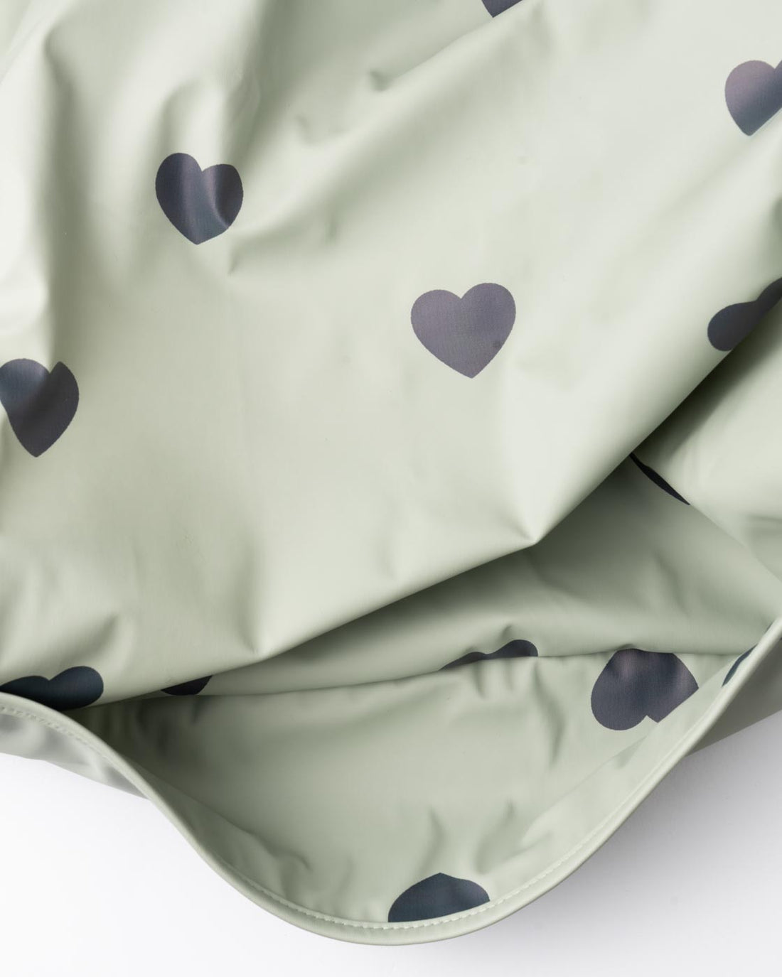 Haklapp med ärm & vattenavvisande ficka - Green hearts