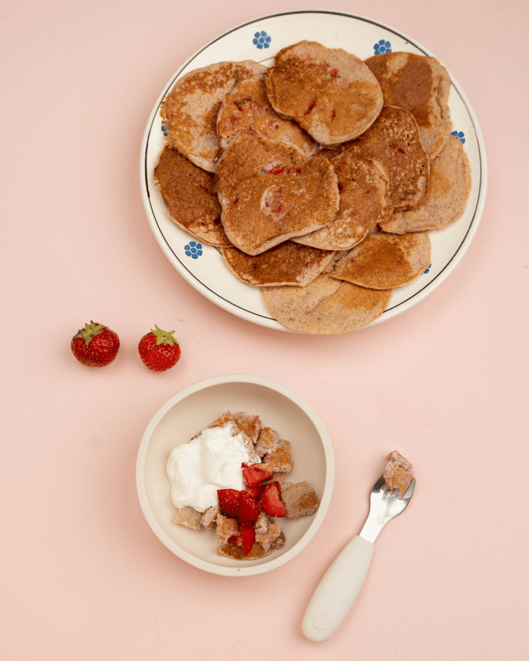 Jordgubb- och färskostpannkakor