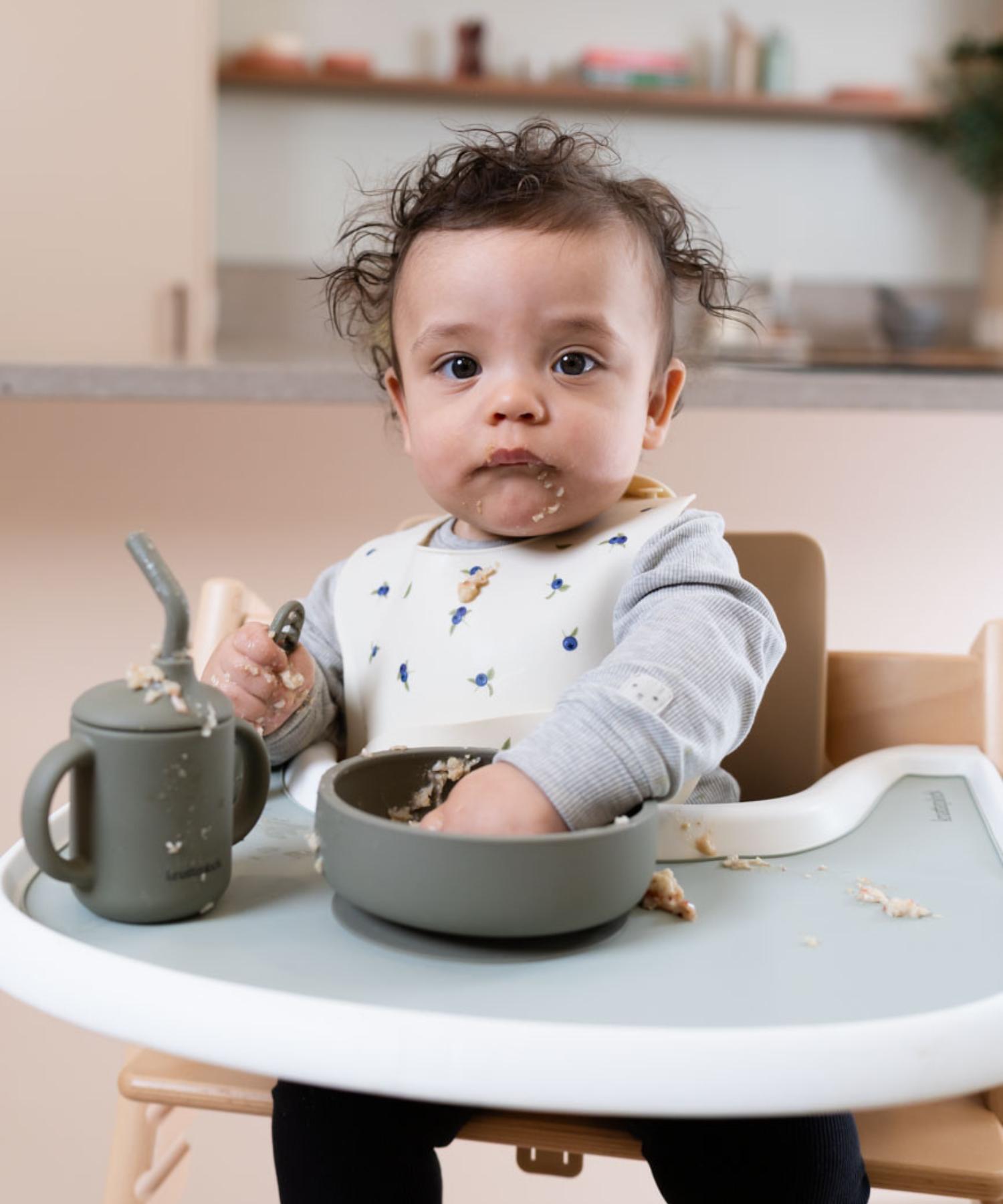 mugg med sugror dusty green servis 