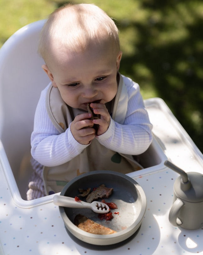 skål med sugpropp bebis