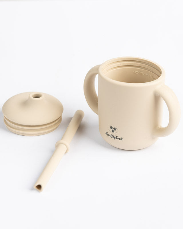 mugg med sugrör i silikon för barn