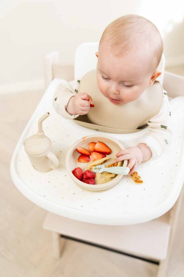 skål med sugpropp bebis